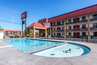 red roof inn and suites pigeon forge parkway