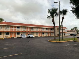 Motel 6 Tampa, Fl,Lutz>>Dover,2 star