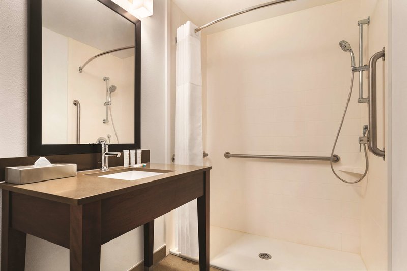 country inn and suites by radisson savannah midtown ga