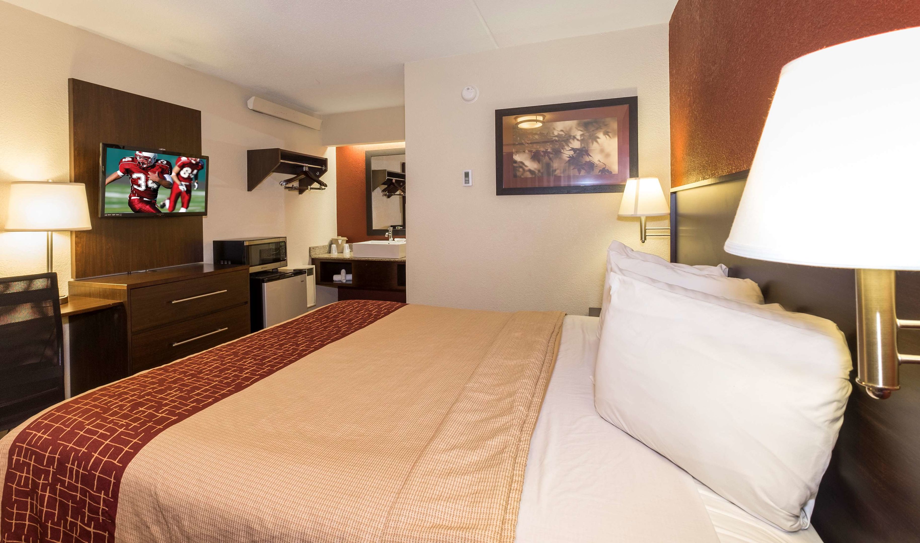 red roof inn plus columbus dublin