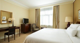 the palace a luxury collection hotel madrid