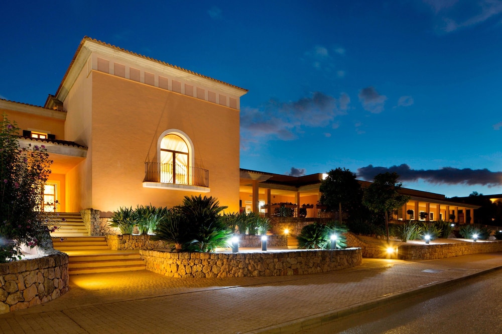 marriotts club son antem