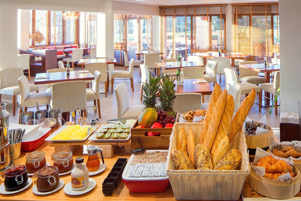 marriotts club son antem