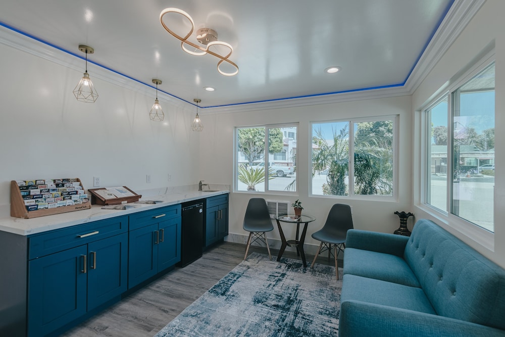 sea air inn and suites downtown restaurant row