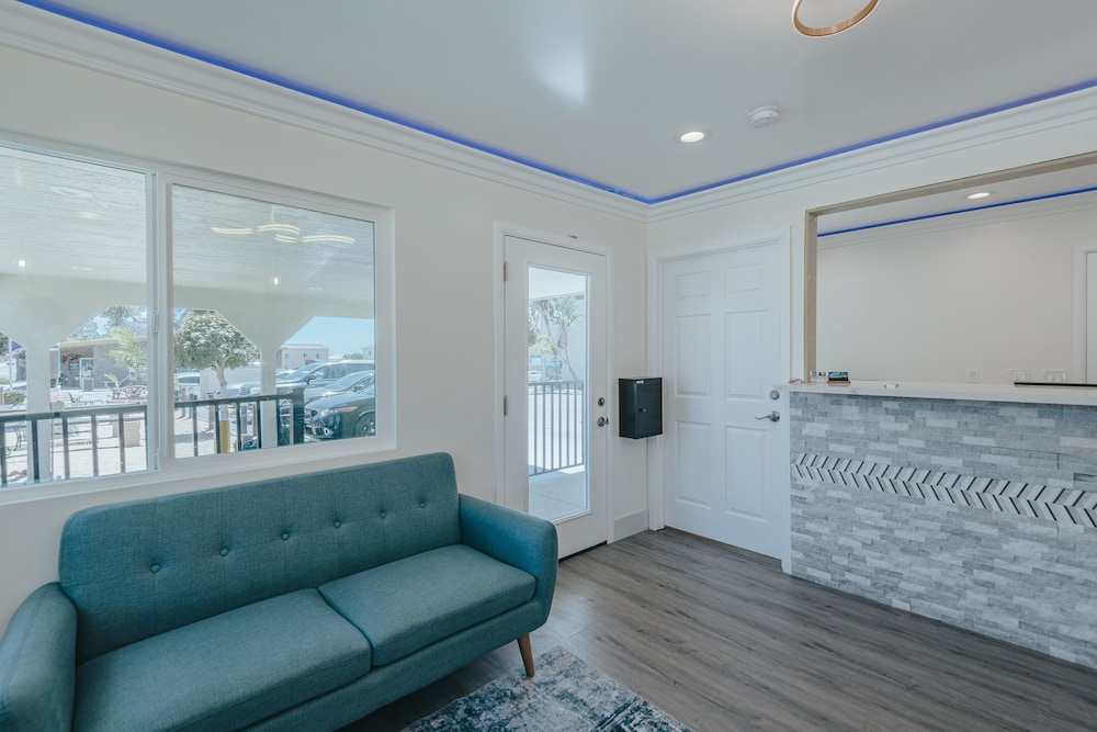 sea air inn and suites downtown restaurant row