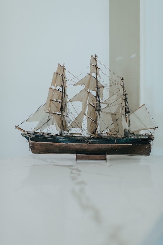 sea air inn and suites downtown restaurant row