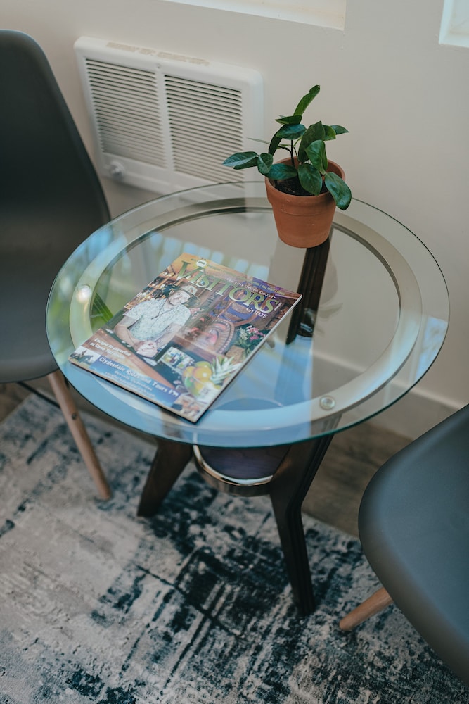 sea air inn and suites downtown restaurant row