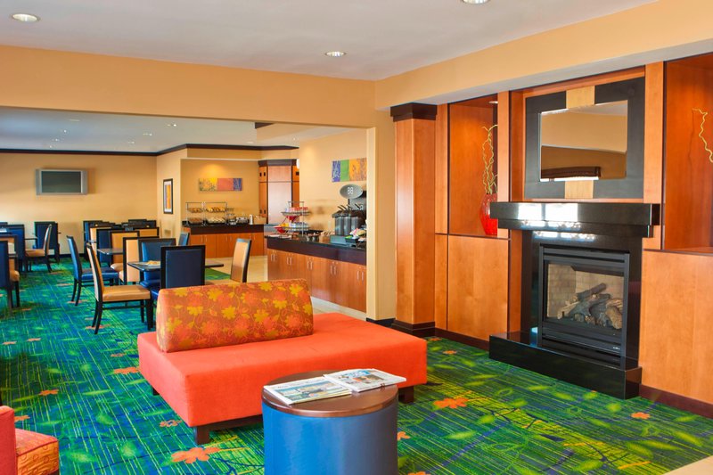 fairfield inn and suites by marriott champaign