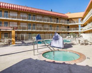 rodeway inn and suites