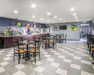 rodeway inn and suites