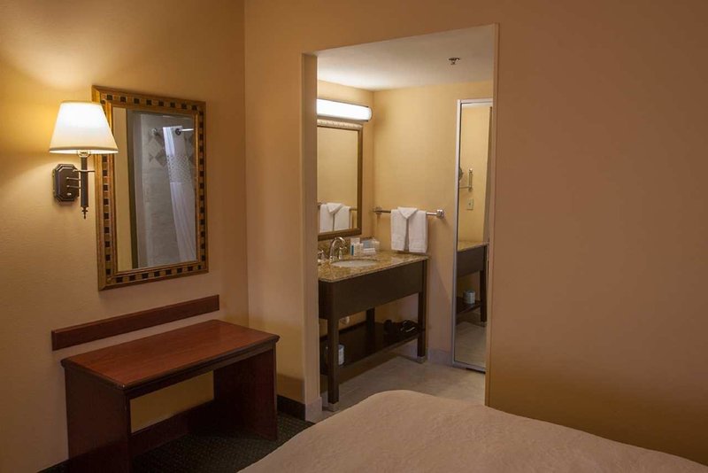 hampton inn and suites stillwater
