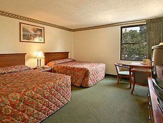 Super 8 By Wyndham Chicago Il,Evanston>>Chicago,2 star