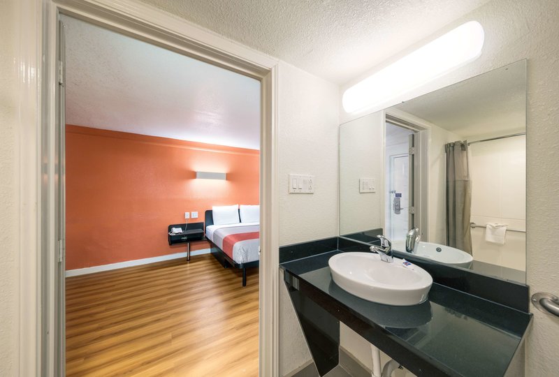 motel 6 dallas tx farmers branch