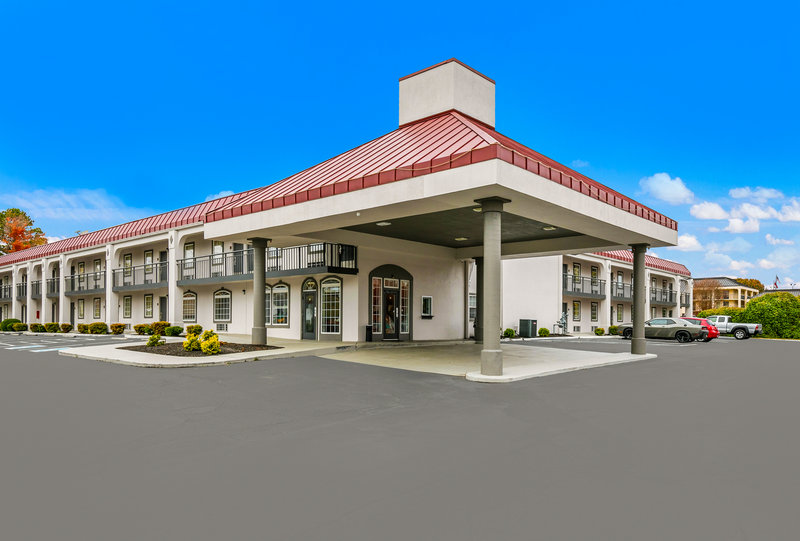 red roof inn knoxville north  merchants drive