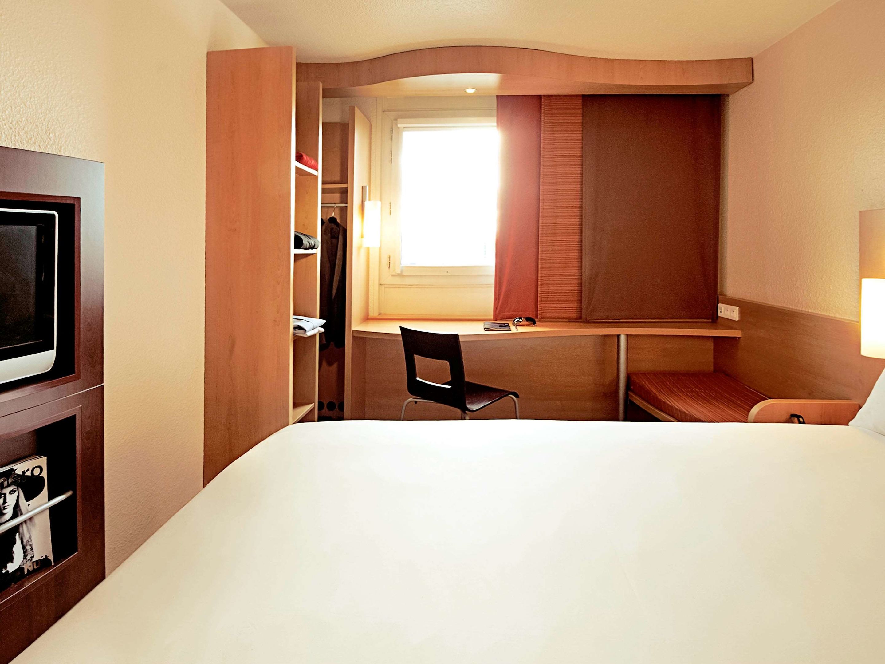 ibis epinay sur seine gennevilliers