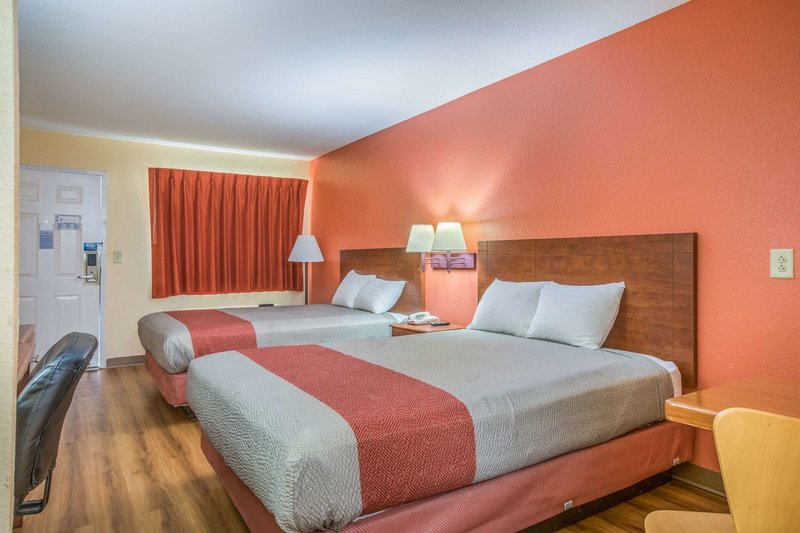 rodeway inn and suites