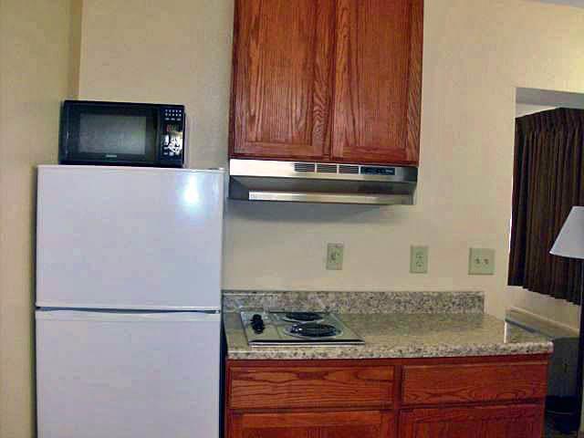 rodeway inn and suites