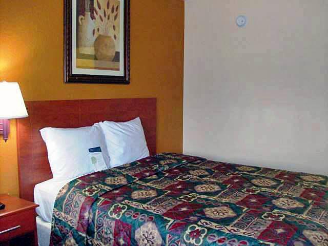 rodeway inn and suites