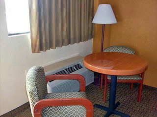 rodeway inn and suites