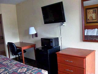 rodeway inn and suites