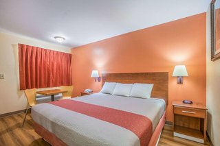 rodeway inn and suites