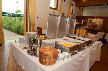 Relais Corte Cavalli,Mantua>>Lake Garda,4 star