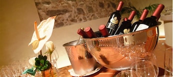 Relais Corte Cavalli,Mantua>>Lake Garda,4 star