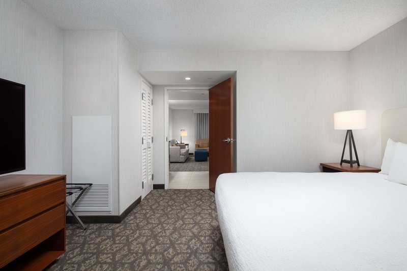 embassy suites by hilton portland airport