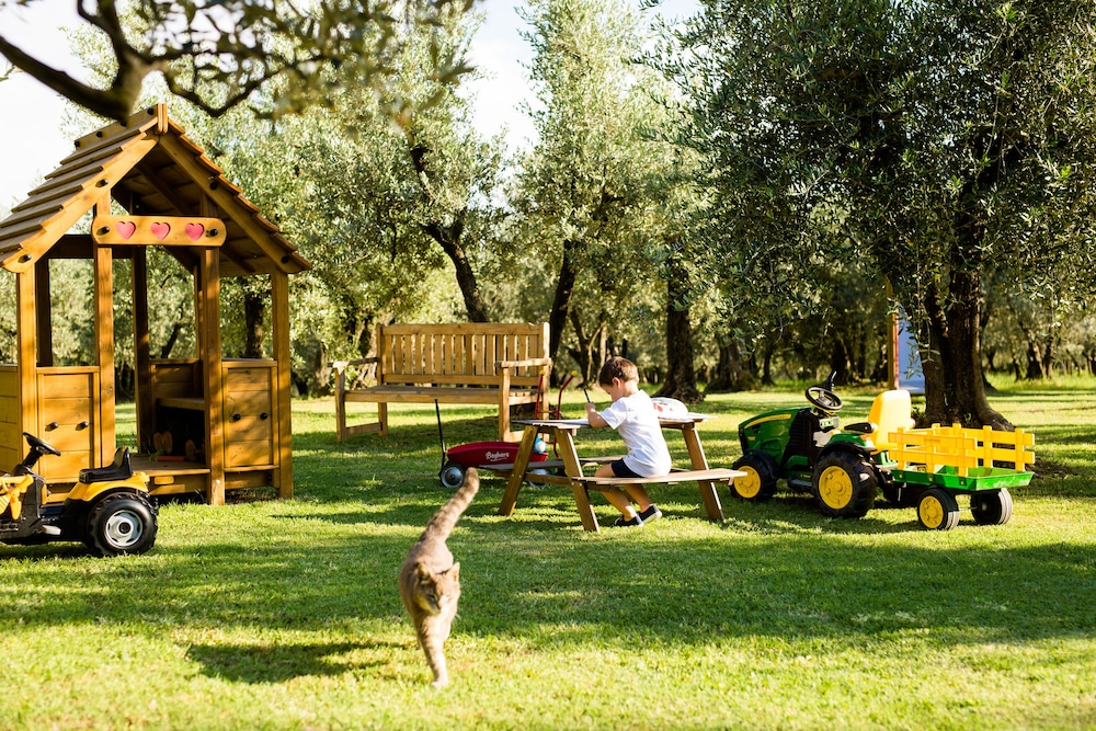 tenuta torre rossa farm and apartments