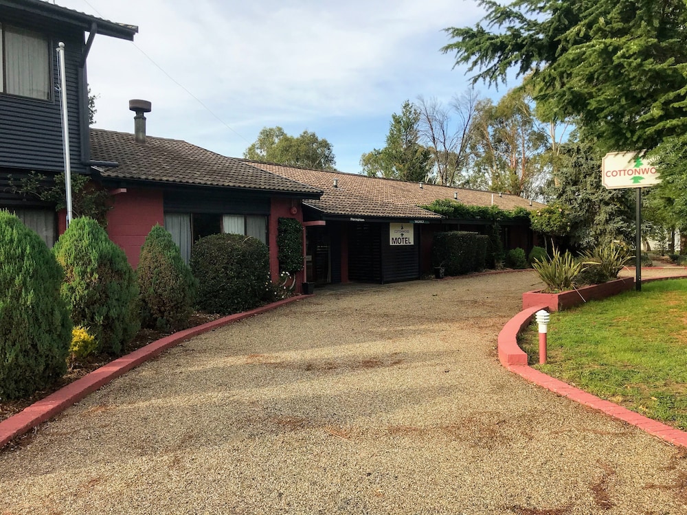 cottonwood lodge