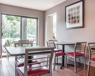 Comfort Inn Simcoe,Norfolk County>>Hamilton,3 star
