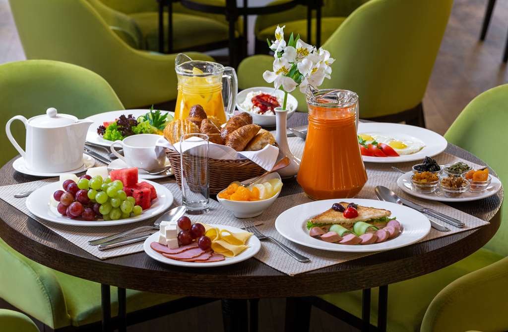 golden tulip rosa khutor