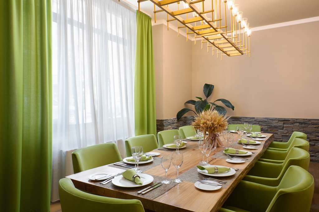 golden tulip rosa khutor