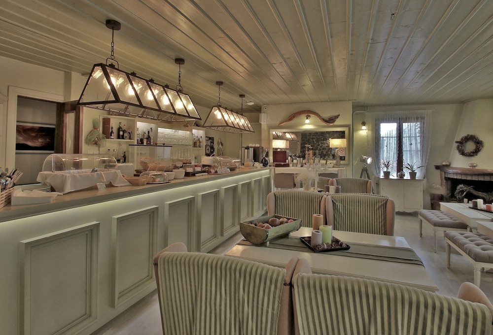 boutique hotel skamnos