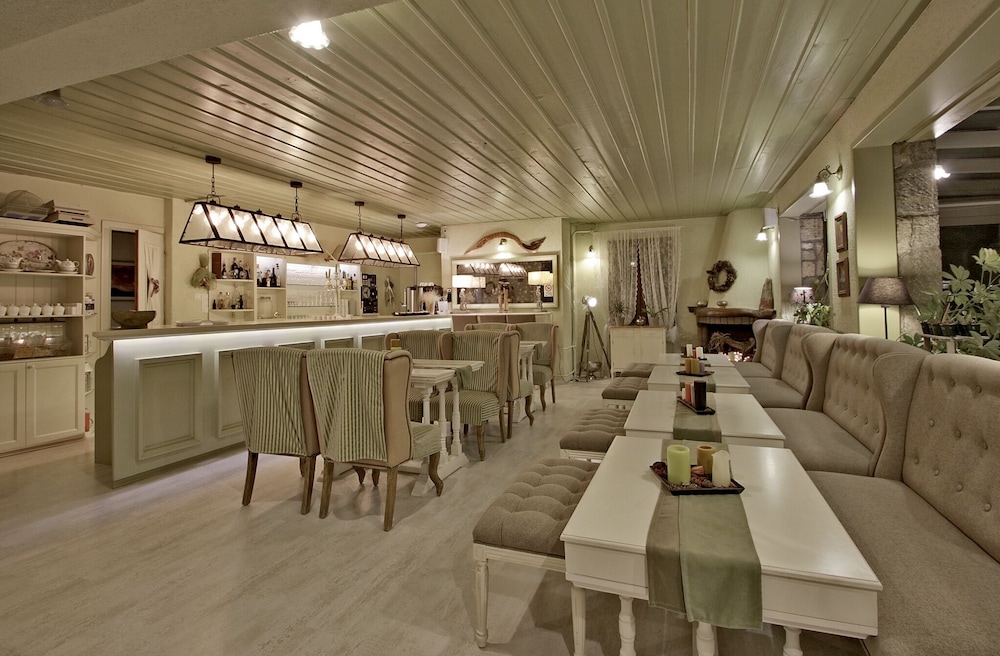 boutique hotel skamnos