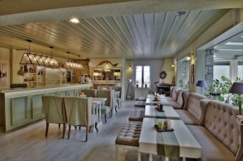 boutique hotel skamnos