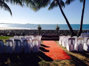 the resort dolphin heads