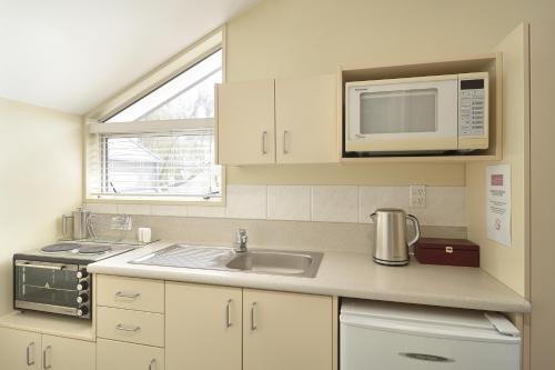 apollo motel christchurch