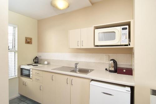 apollo motel christchurch