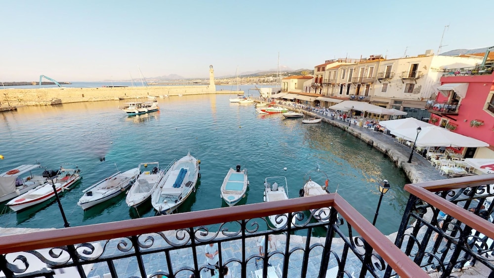 porto enetiko suites