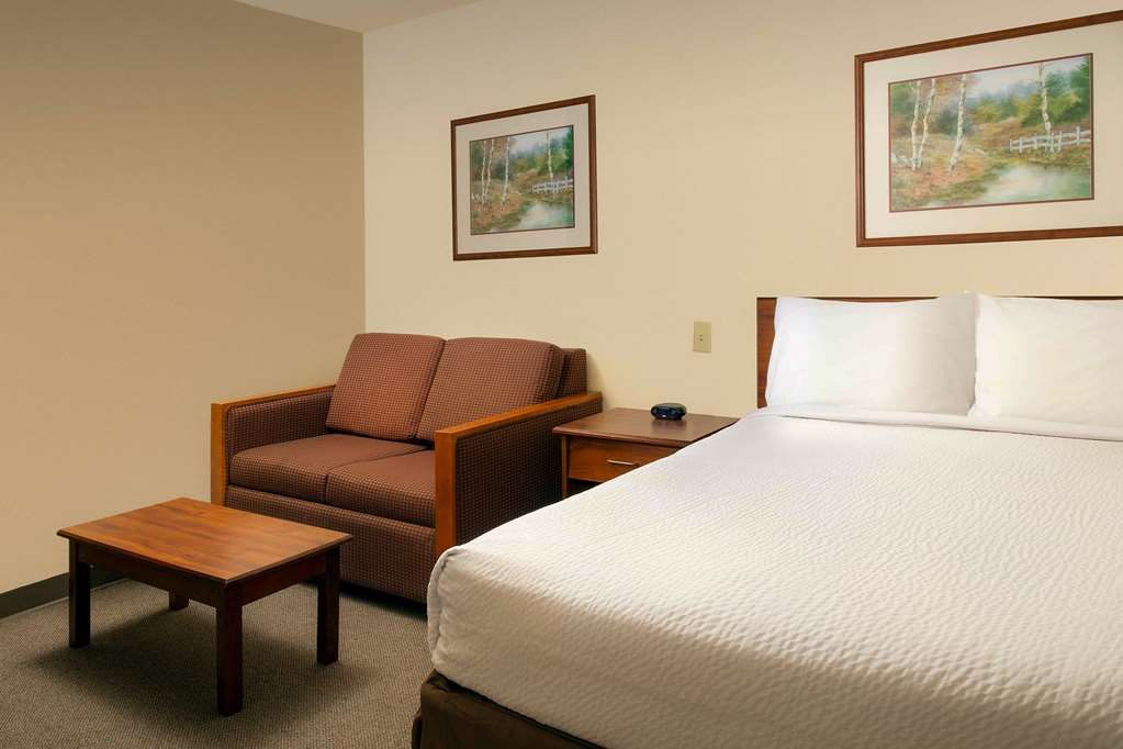 woodspring suites lincoln northeast i 80