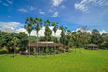 fish tail lodge