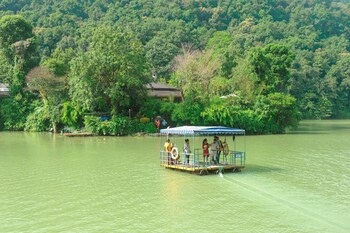 fish tail lodge