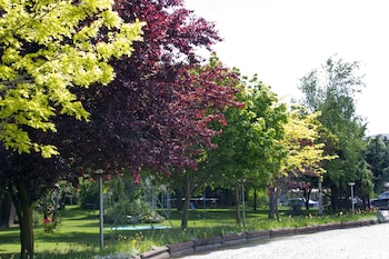 archway motel and chalets