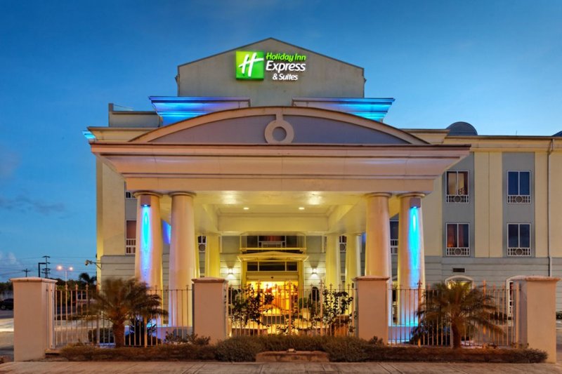 Holiday Inn Express And Suites Trincity Trinidad A