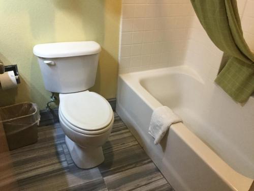 luxury inn and suites seaworld lackland