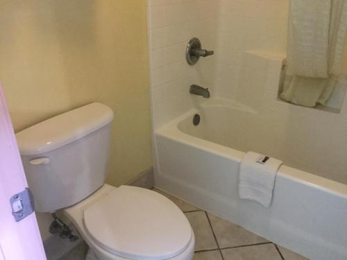 luxury inn and suites seaworld lackland