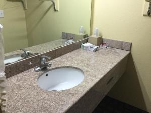 luxury inn and suites seaworld lackland