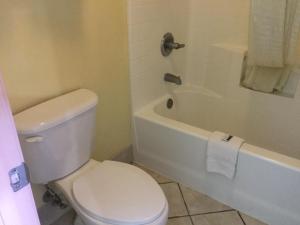luxury inn and suites seaworld lackland