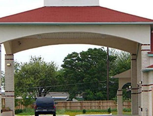 luxury inn and suites seaworld lackland
